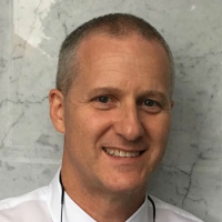 Dr David de la Hunty (Ophthalmologist)